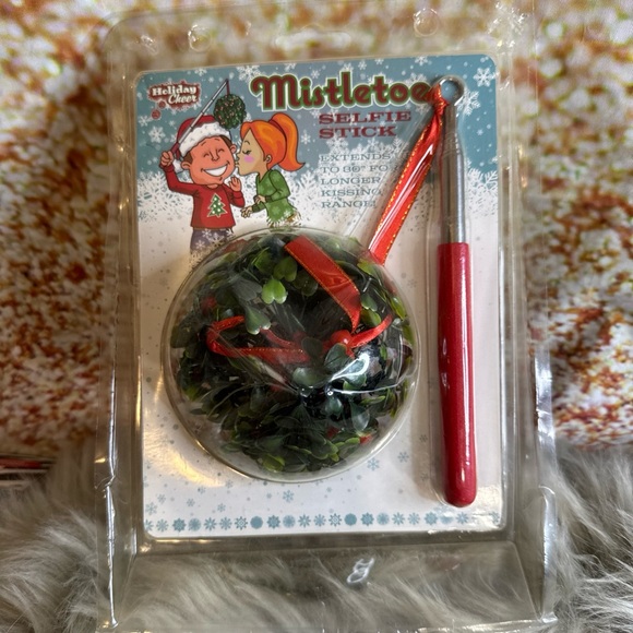 Christmas Selfie Stick Mistletoe 30 inch Holiday Christmas New - Picture 1 of 3